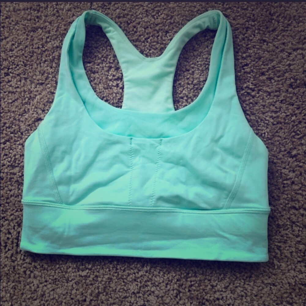 Lululemon sports bra